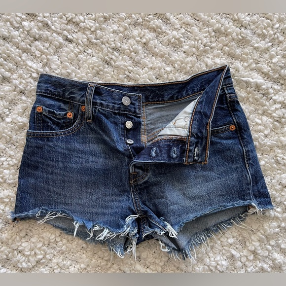 Levi’s denim shorts- size 25 - Picture 3 of 4